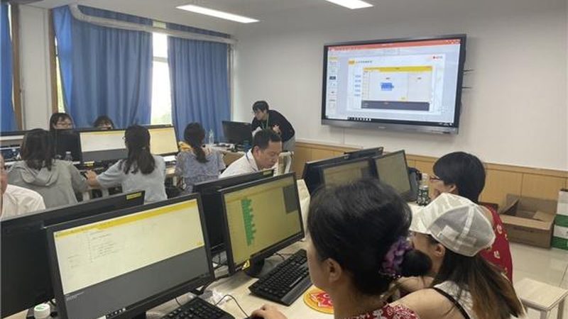 制造业企业如何选择合适的培训平台？**